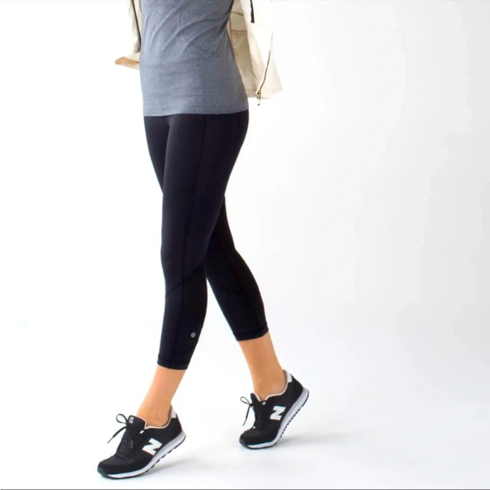 Lululemon Athletica Black Pace Rival Crop Cropped Leggings 22” Women’s Size 6